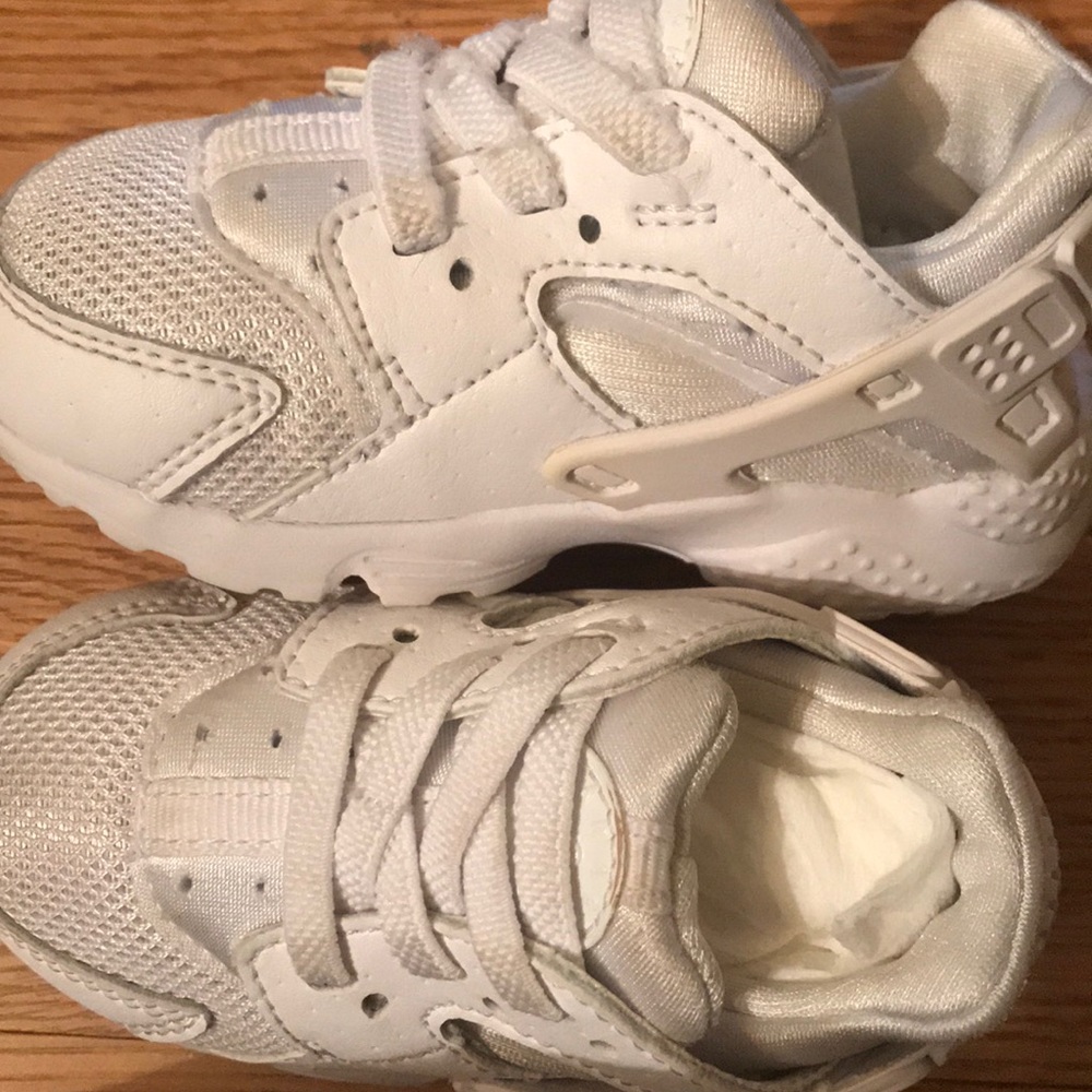 Sneaker - Picture 4 of 6
